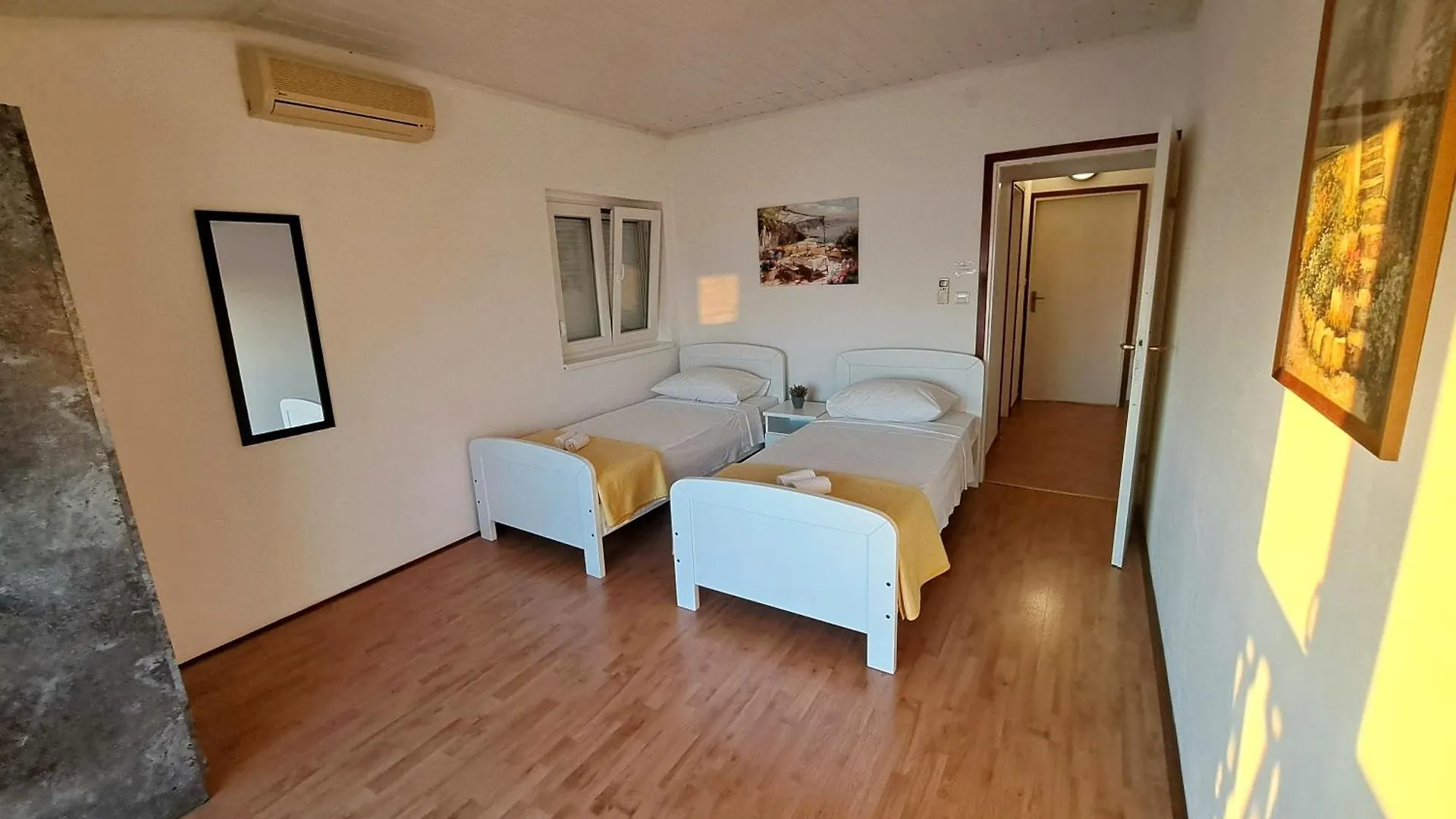 Apartments Maruna Maslenica