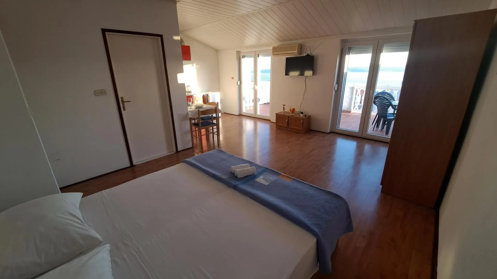 Apartments Maruna Maslenica